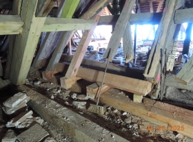  - Výměna a doplnění dřevěných prvků konstrukce krovu