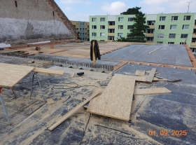  - Bednění ŽB stropu nad 1.NP před betonáží