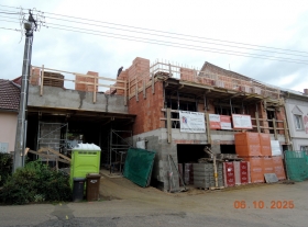  - Zdění obvodových a nosných stěn 2.NP z keramických tvárnic