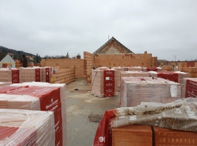  - Zdění obvodových a nosných stěn 3.NP z keramických tvárnic