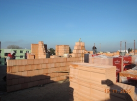  - Zdění obvodových a nosných stěn 3.NP z keramických tvárnic