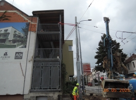  - Zajišťování sloupu trakčního vedení