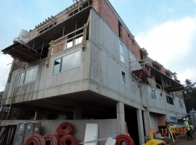  - Montáž transparentních konstrukcí budovy