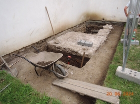  - Archeologický průzkum - odkrytí stávajících základů