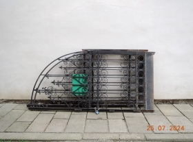  - Demontáž kované brány