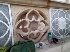  - Oprava poprsních sgrafit