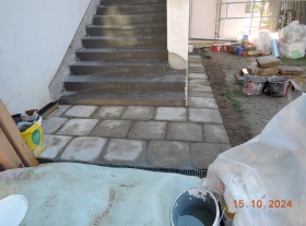  - Dlažba okapového chodníku