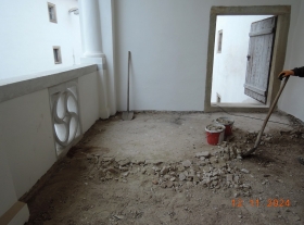  - Bourání podkladu dlažby loggie