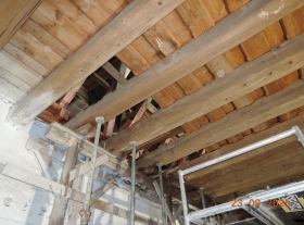  - Výměna  zhlaví stropních trámů