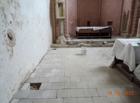  - Kladení dlažby do betonu