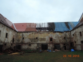  - Pokrývání střechy